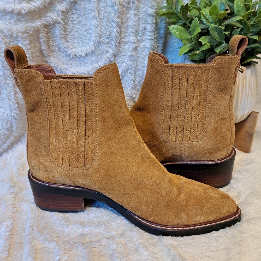 Coach Bowery Chelsea Boots Ankle Booties Camel Tan Suede Pointed Toe Size 6.5 - Picture 10 of 15